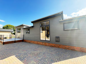 Photo 25- click for photo gallery